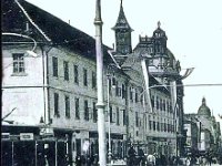 Bolnica Male Braće, 1911. godine  Zakladna bolnica ili Bolnica milosrdne braće osnovana je 1791.godine, nakon što je Zagreb poharala epidemija gripe, a iz Beča došao prijedlog da se po uzoru na pariški Hotel-Dieu, odnosno po uzoru na novu bečku Opću bolnicu, sagrađenu po želji car Josipa II., sagrade slične bolnice "po svoj provinciji". Na Griču, na Kaptolu i u Vlaškoj ulici već su postojali kseno¬dohiji, azili za starce i ubožnice, s vlastitim zakladama. Grička bolnica se nalazila u Dugoj ulici, dok je ubožnica bila u Kožarskoj ulici. Osim toga posto¬jale su kaptolska i biskupska bolnica te Zaklada građanina Stillera.